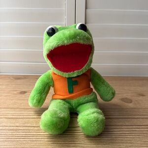 New Zoo Revue TV Show Freddie The Frog Plush Stuffed Animal Freddie 10” Vintage